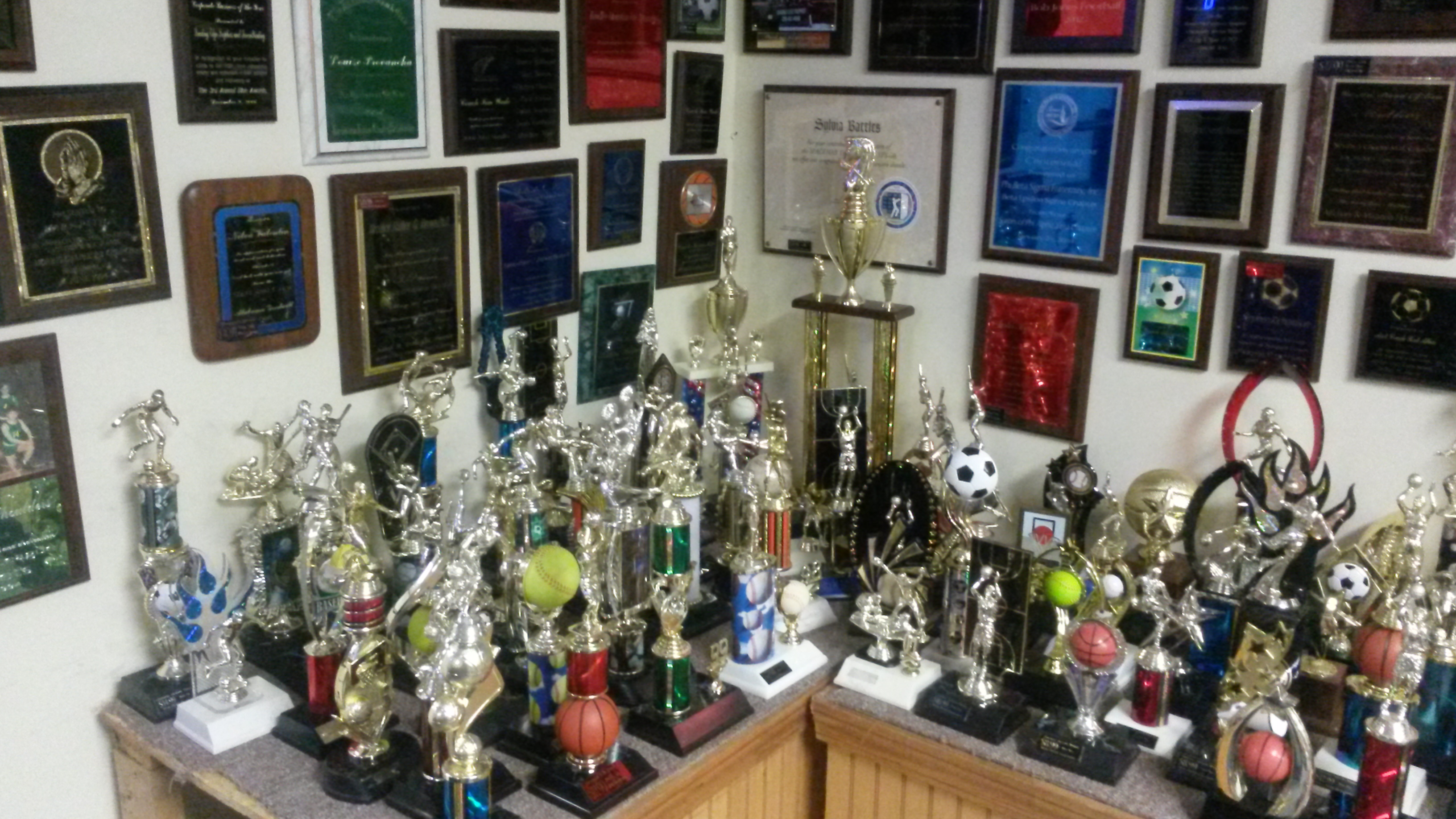 Leading Edge Trophies & Screen Printing Awards, Leading Edge